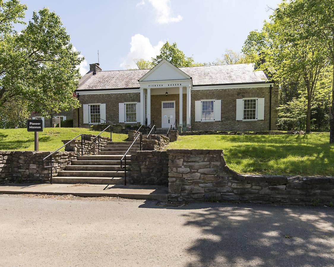 Blue Licks Battlefield State Park Hotel Carlisle Bagian luar foto